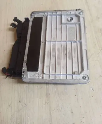 Audi A4 S4 B5 8D Engine control unit/module 3B0907557 710423 5WP429001