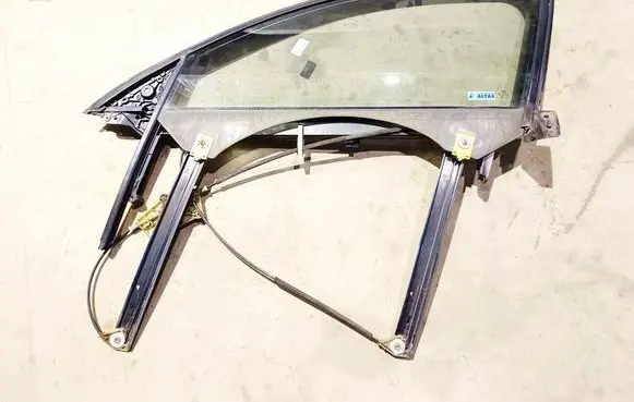 Audi A6 S6 C6 4F Front door window/glass frame 4F0837629