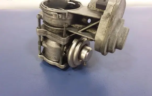 Volkswagen Touareg I Throttle body valve 07Z128069A