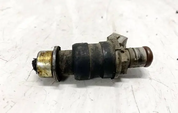 Audi A4 S4 B5 8D Fuel injector 07813355in