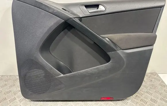 Volkswagen Tiguan Front door card panel trim 5N0867012