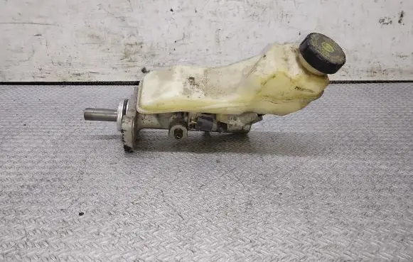 Toyota Corolla E120 E130 Master brake cylinder 744712514