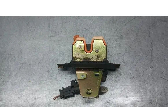 Skoda Octavia Mk1 (1U) Tailgate/trunk/boot lock/catch/latch 1U6827501