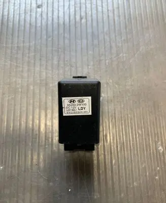Hyundai Santa Fe Other relay 952402W100
