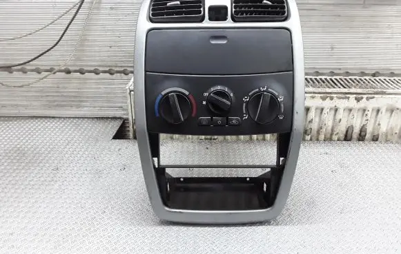 Mitsubishi Space Star Climate control unit