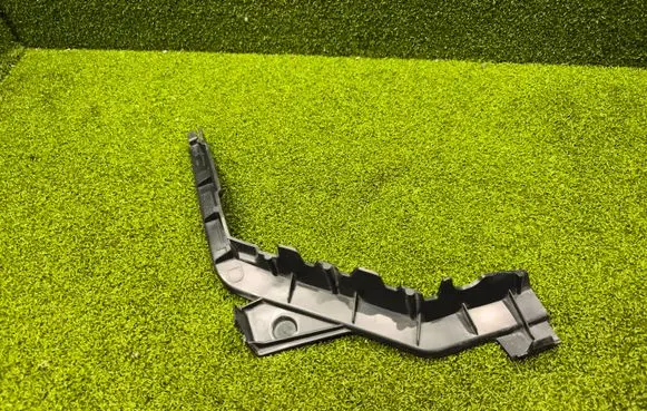 Front bumper mounting bracket