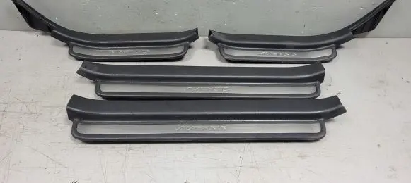 Toyota Avensis T250 Front sill (body part) 