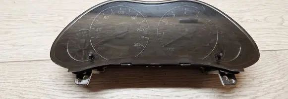 Toyota Avensis T250 Speedometer (instrument cluster) 8380005570h