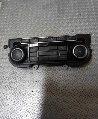 Volkswagen Golf VI Climate control unit 5K0907044BD 5HB00974631