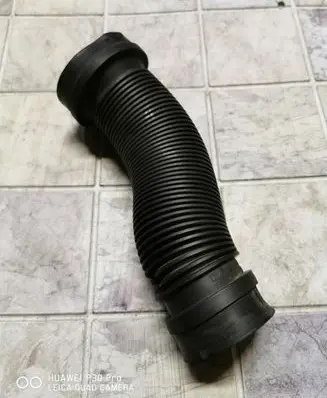 Opel Astra H Air intake duct part 13105267 FT0023935