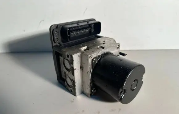 BMW 5 E60 E61 ABS Pump 6783360 6783362