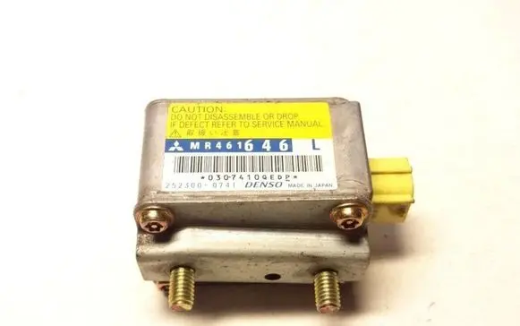 Mitsubishi Pajero Airbag deployment crash/impact sensor MR461646