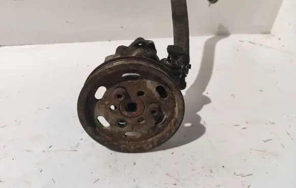 Audi A4 S4 B5 8D Power steering pump 8D0145155Q