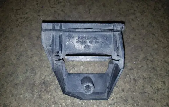 Radiator mount bracket