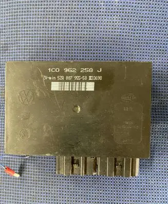 Volkswagen Golf IV Comfort/convenience module 1C0962258J 5ZA00795550