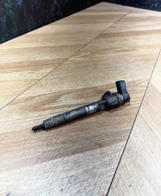 Mercedes-Benz E W211 Fuel injector A6480700187