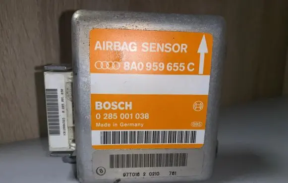 Audi A4 S4 B5 8D Airbag control unit/module 8A0959655C 0285001038
