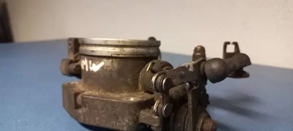 BMW 5 E39 Throttle valve 1748095