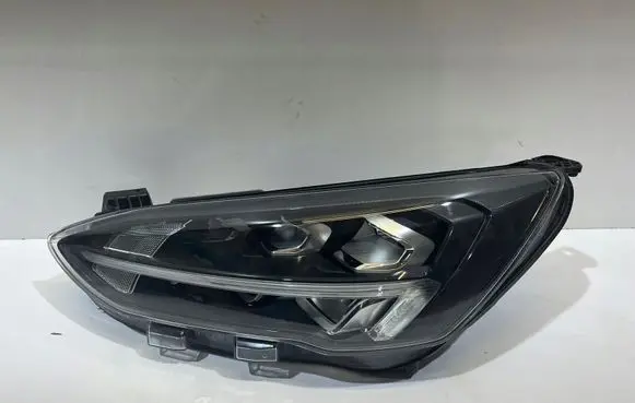 Ford Focus Headlight/headlamp 