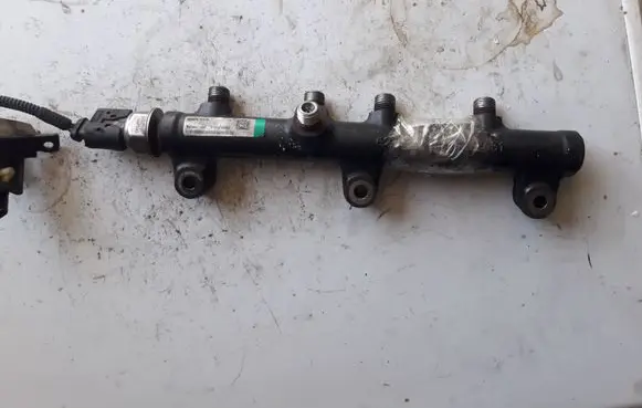KIA Carnival Fuel distributor R9144Z100A