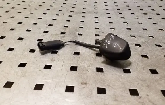 Windshield washer spray nozzle