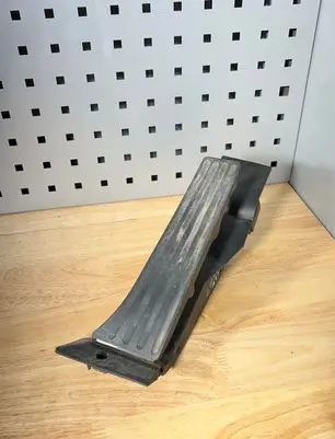 BMW 5 E60 E61 Accelerator throttle pedal 6766930 3542676693002 25916010