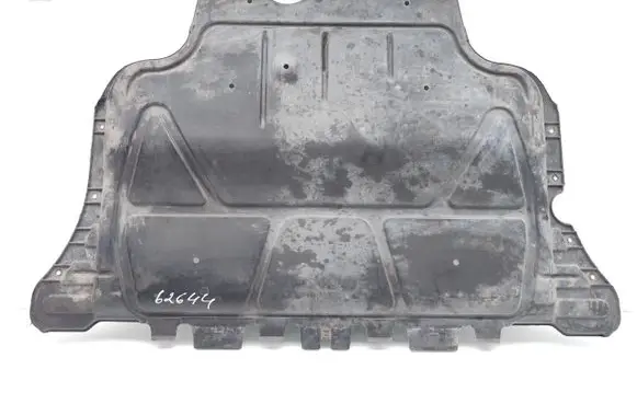 Volkswagen Golf VI Engine splash shield/under tray 5Q0825236