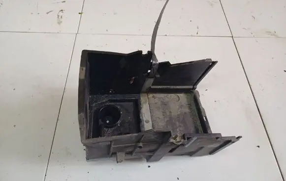 Volkswagen Polo Battery box tray 415110723D0