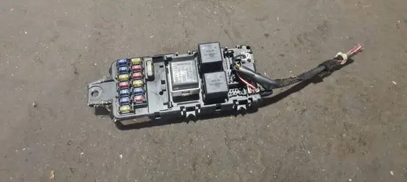 Volvo S40, V40 Fuse module MB953383 72BM000