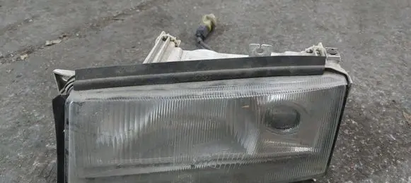 Skoda Octavia Mk1 (1U) Headlight/headlamp 24608500