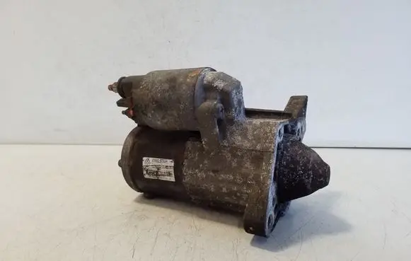 Dacia Sandero II Starter motor 233006780R