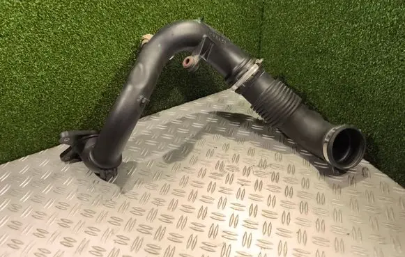 Renault Master III Engine coolant pipe/hose 165763705R