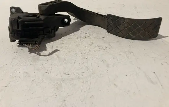 Volkswagen PASSAT B5.5 Accelerator throttle pedal 8D1721523F 6PV00837603