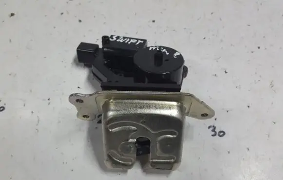 Suzuki Swift III Tailgate/trunk/boot lock/catch/latch