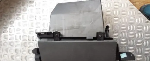Ford Focus C-MAX Glove box 3m51r06044a
