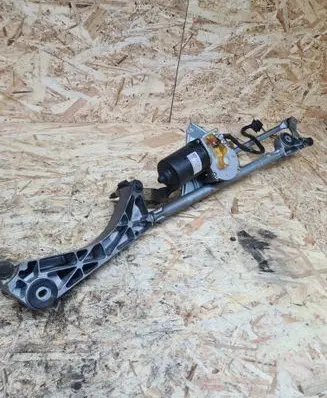 Mercedes-Benz CLK A209 C209 Front wiper linkage and motor A2098200342