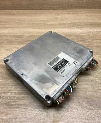 Toyota Avensis T250 Engine control unit/module ECU 8966105771 MB2751003101 USED