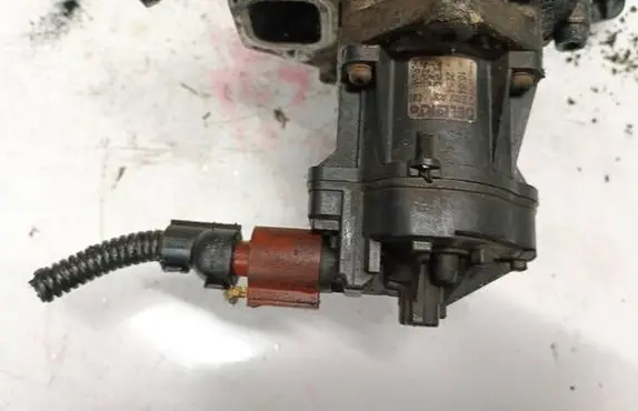 Opel Insignia A EGR valve 55566052