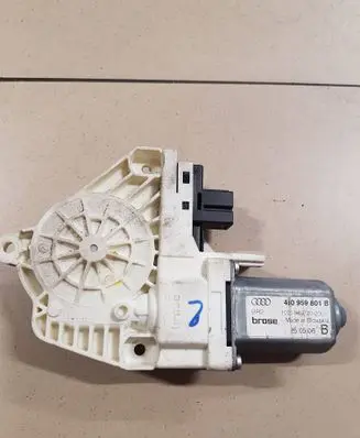 Audi Q7 4L Front door window regulator with motor 4L0959801B