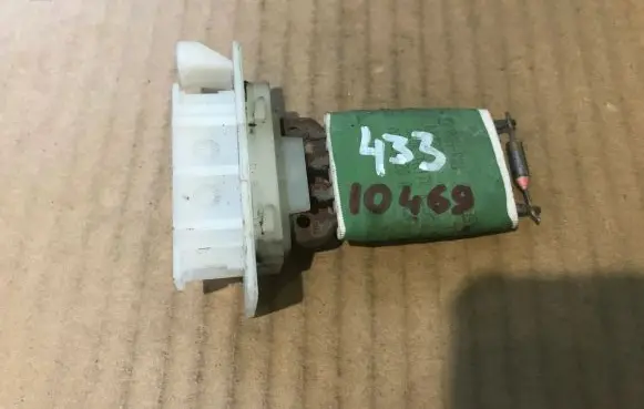 Peugeot 107 Heater blower motor/fan resistor 13223A VALEO