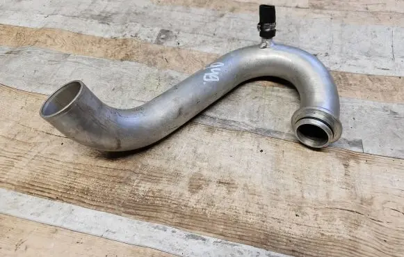 Volvo XC90 Intercooler hose/pipe 30639471