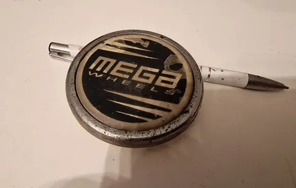 Subaru Legacy Original wheel cap M152