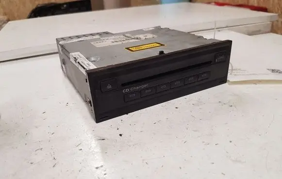 Audi A6 S6 C6 4F CD/DVD changer 4E0035111