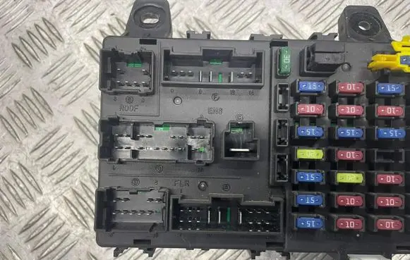 Hyundai Getz Fuse module 911981C220