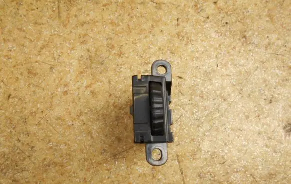 Toyota Land Cruiser (J100) Headlight level height control switch 