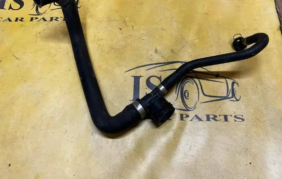 Mercedes-Benz GL X166 Engine coolant pipe/hose A1665008875
