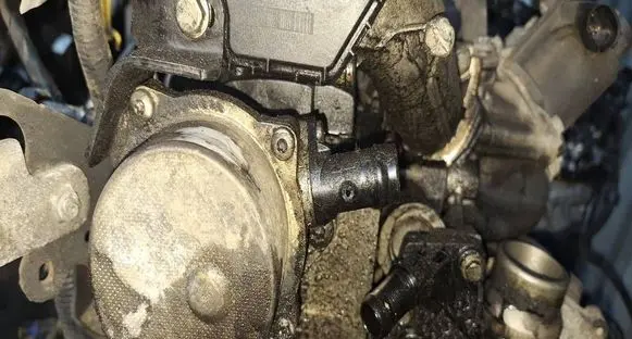 Nissan Tiida C11 Vacuum pump