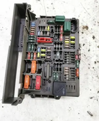 BMW 1 E81 E87 Fuse module 9119446 190208