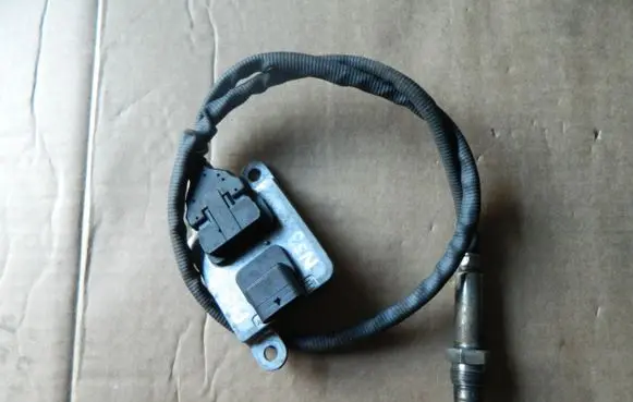 BMW 5 F10 F11 Lambda probe sensor 7590402