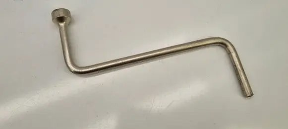 BMW 5 E39 Wheel nut wrench 
